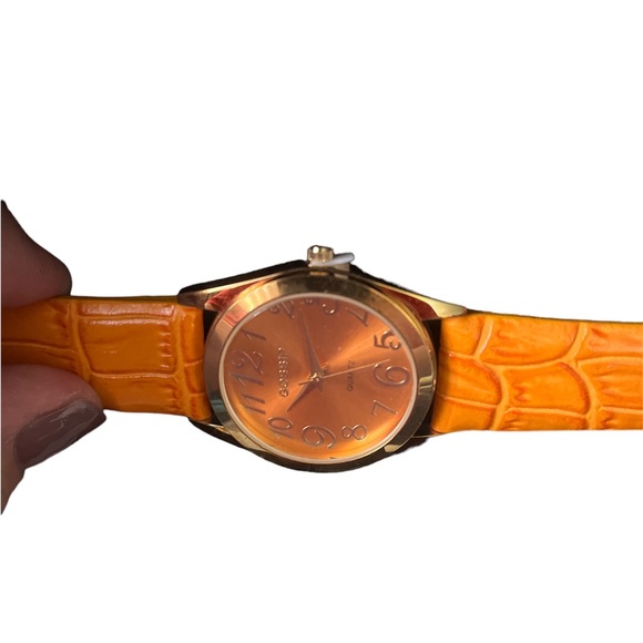 New Gossip Watch with Leather Band in box - Picture 4 of 6